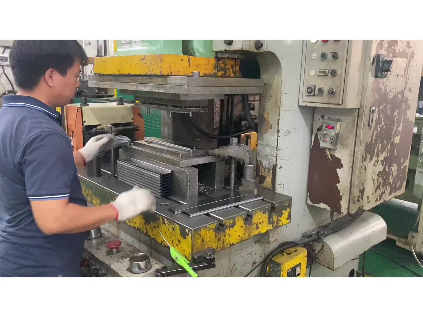 精密钣金加工与结构件